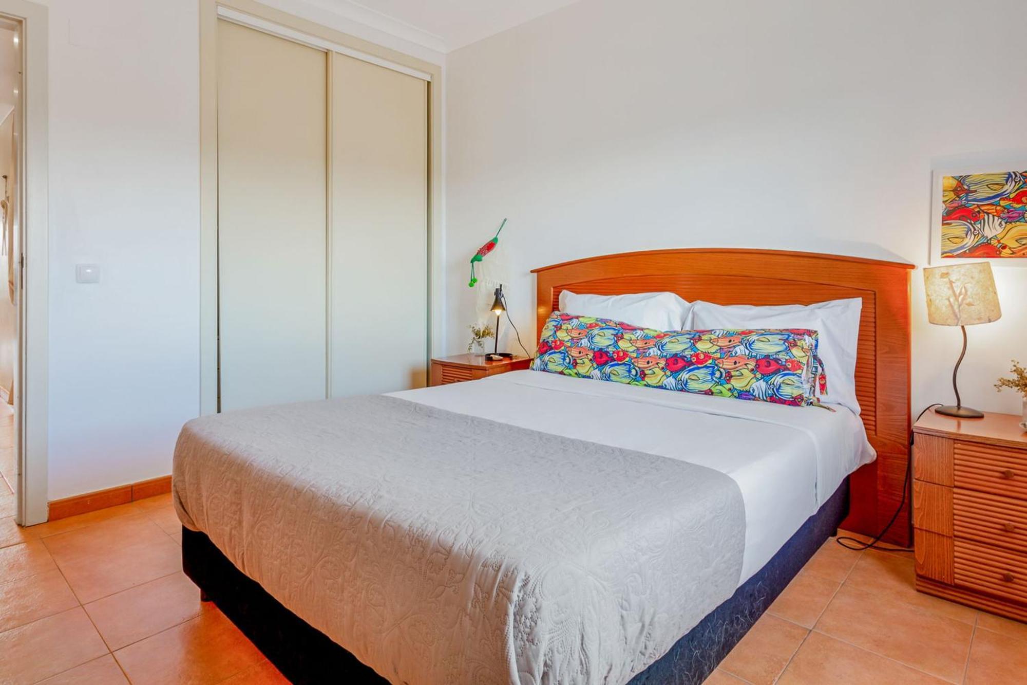 Golden 1 Bdr Flat W/ Balcony & Pool By Lovelystay *