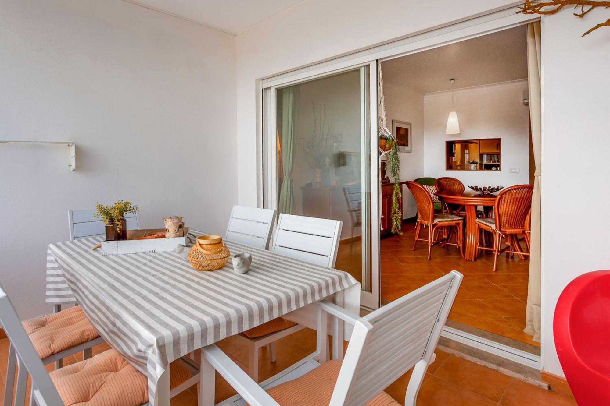 Apartment Golden 1 Bdr Flat W/ Balcony & Pool By Lovelystay *